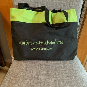 Mothers to be alcohol free tote.